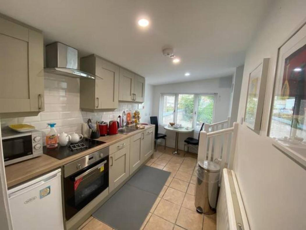 Location, Location! Gorgeous 1 Bed Apt- Killarney Exterior foto